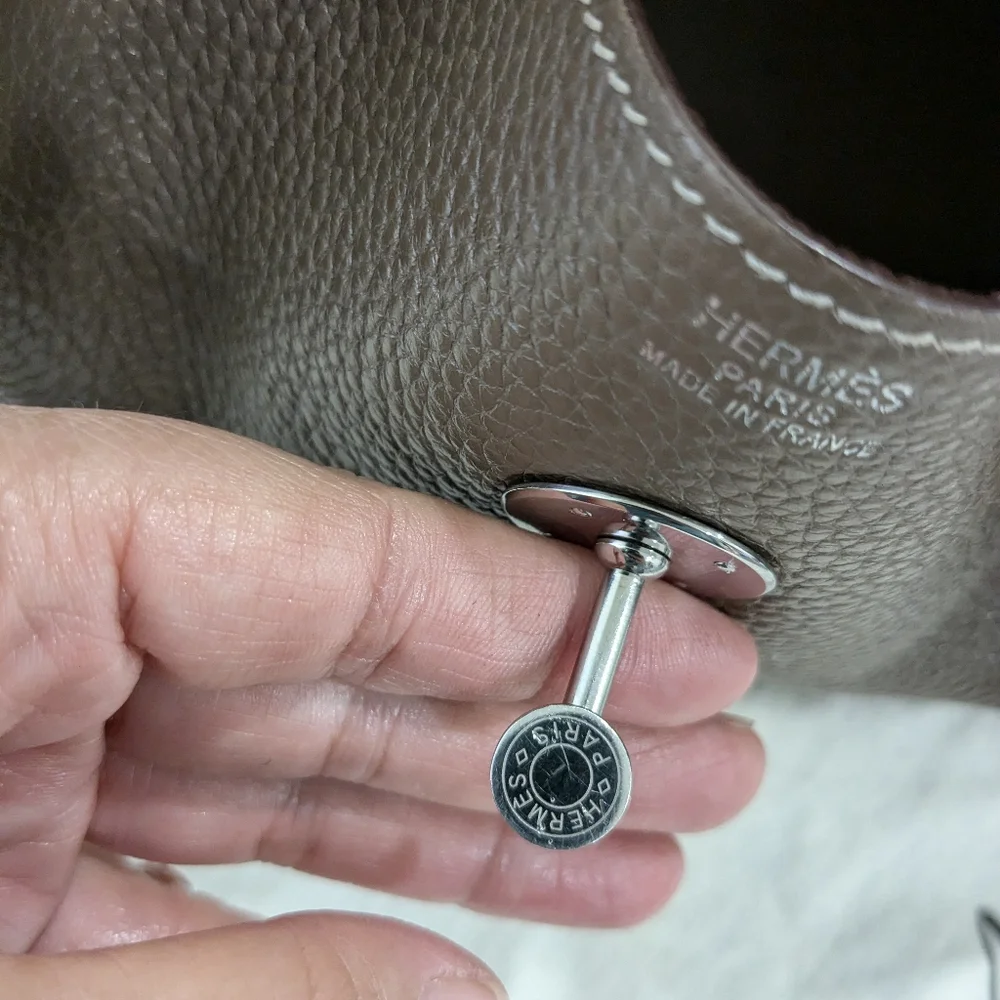 Elegant Brown Satchel Bag - Picture 13 of 16